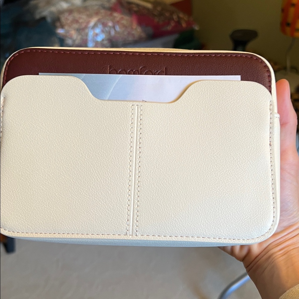 NEW Cathay Pacific first class Amenities kit. Women